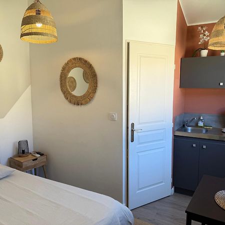 Bourg-Saint-Christophe Loft, Studio And Love Rooms מראה חיצוני תמונה