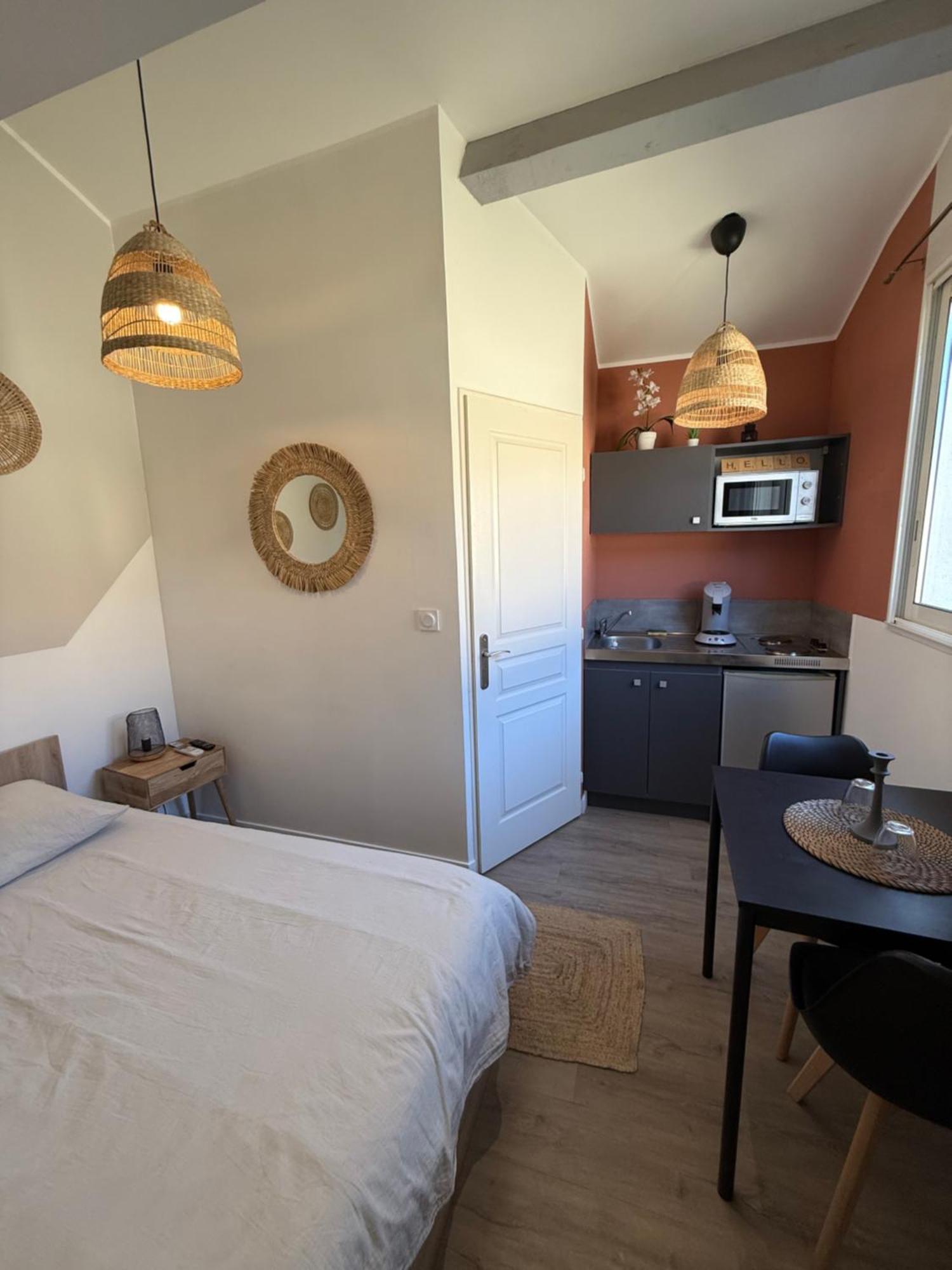 Bourg-Saint-Christophe Loft, Studio And Love Rooms מראה חיצוני תמונה