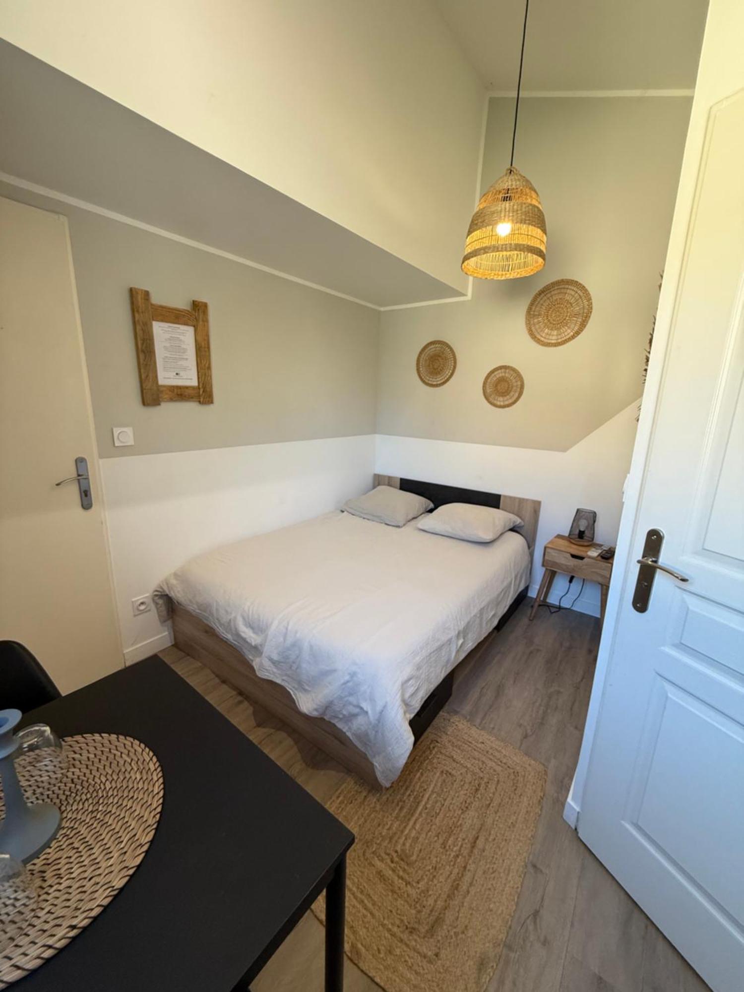 Bourg-Saint-Christophe Loft, Studio And Love Rooms מראה חיצוני תמונה