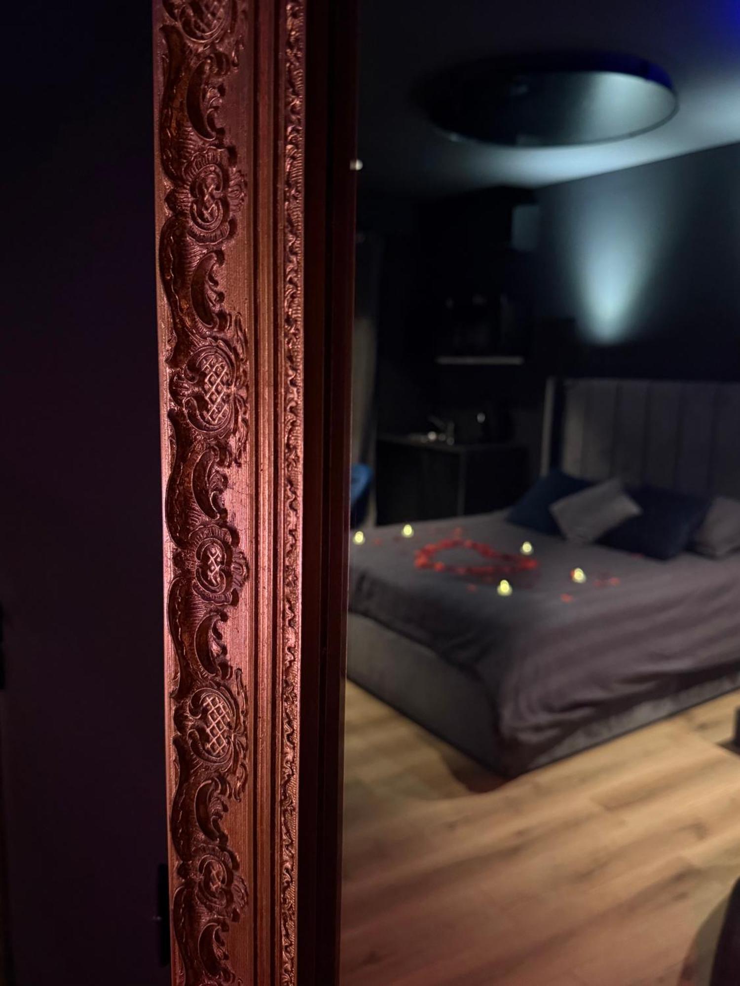Bourg-Saint-Christophe Loft, Studio And Love Rooms מראה חיצוני תמונה